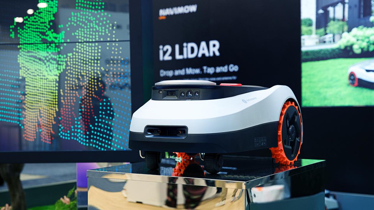 RoboSense与未岚大陆联合发布全固态数字化LiDAR割草机器人