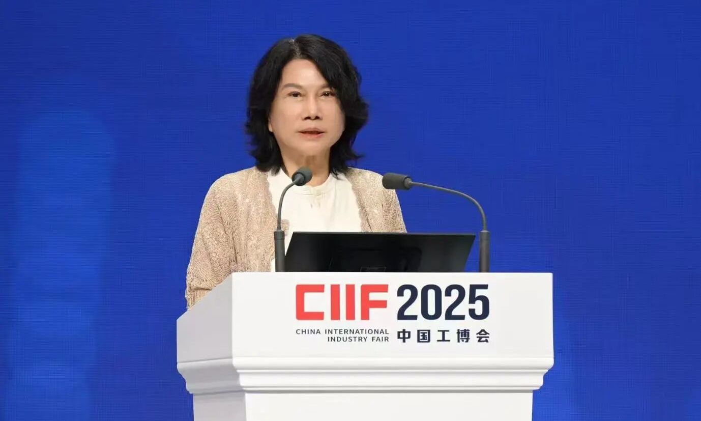 董明珠霸气回怼“说话太满”：别骂我说话太满，这是自信