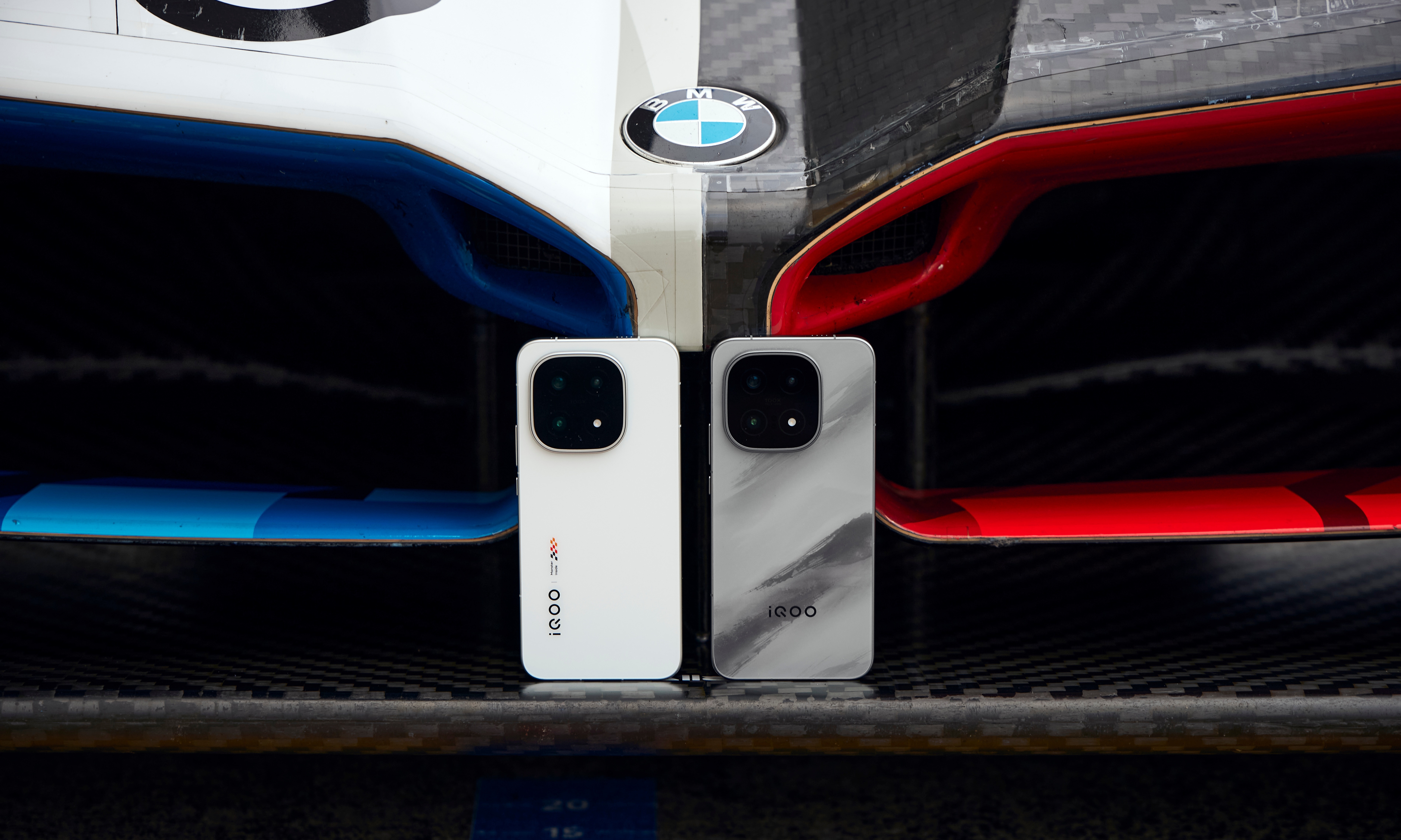 iQOO 15屏幕曝光！搭载三星联合定制屏，这些参数全是王炸！