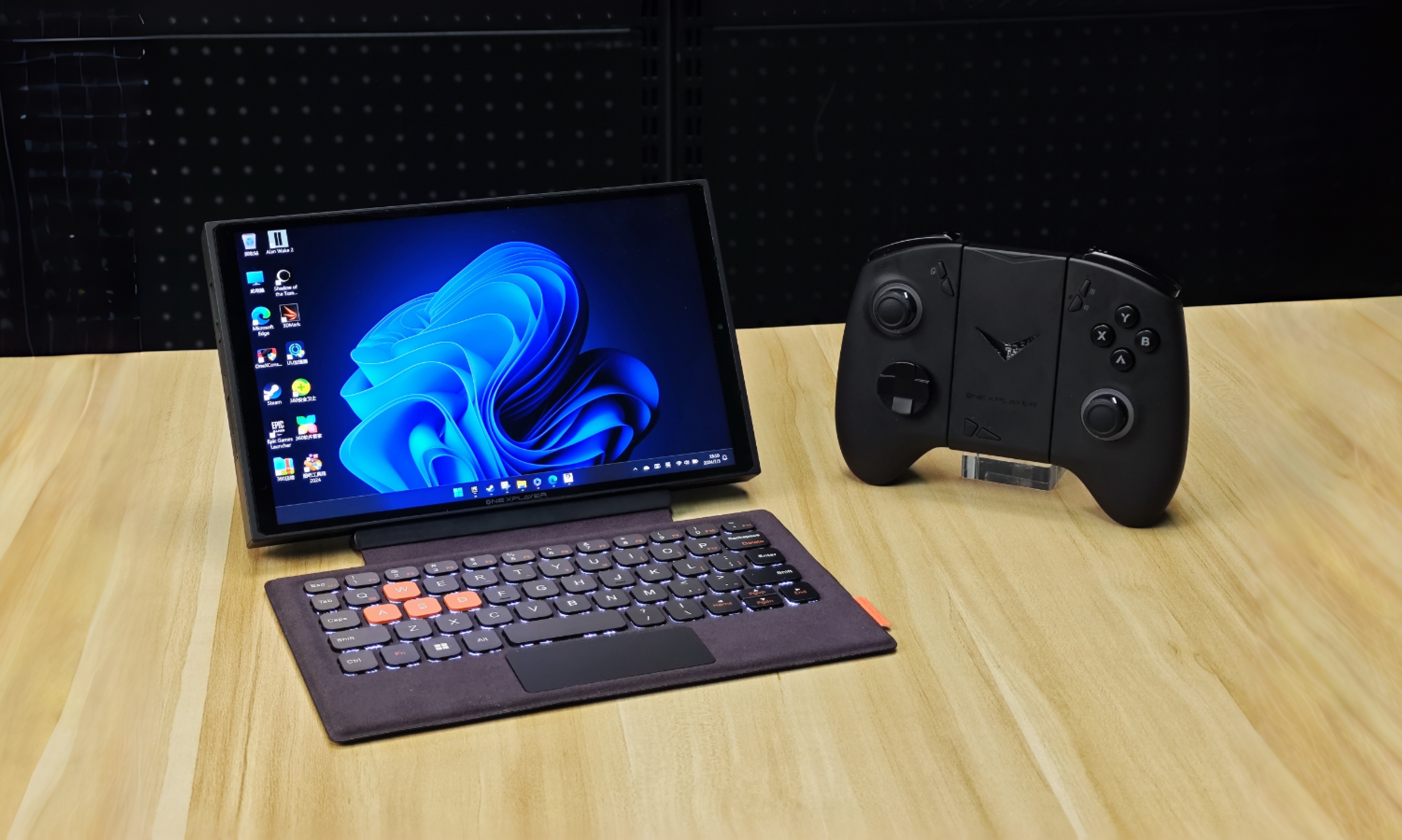 掌机、PC、平板三合一！游侠X1 mini思路清奇，体验如何？