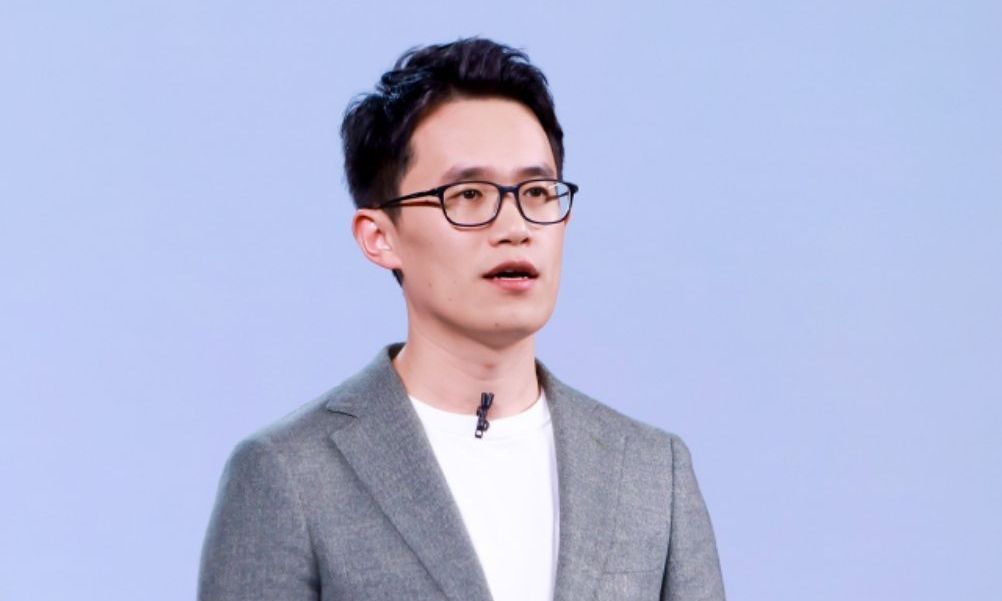 王腾新公司“随地大小睡”，8小时下班还双休！真能坚持下去吗？