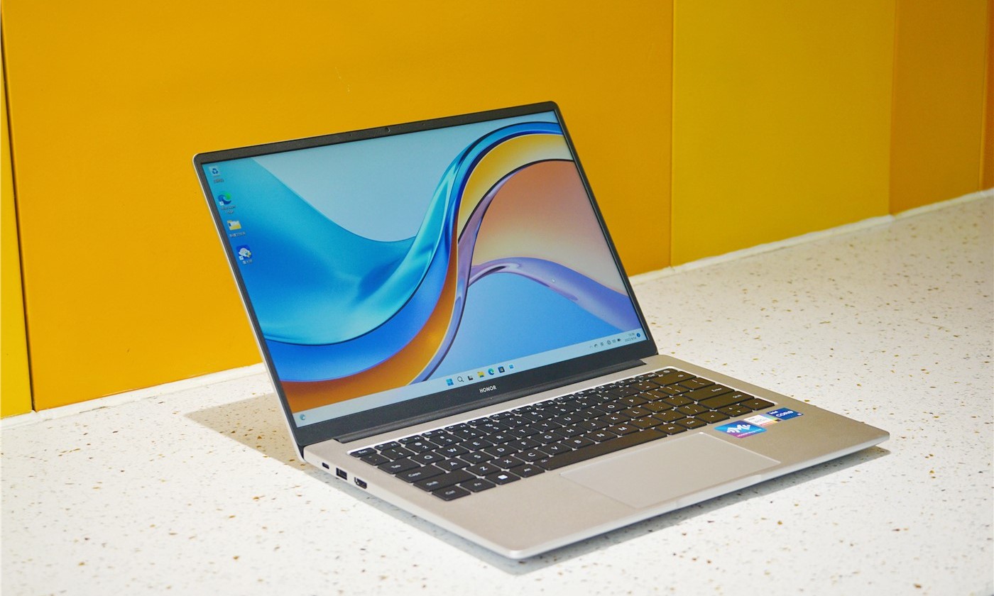 全新荣耀MagicBook X系列评测：轻薄高能，品质标杆！