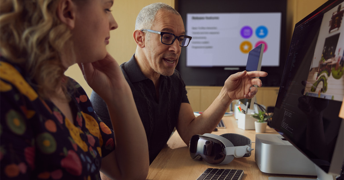 Apple-Vision-Pro-SDK-availability-developer-lifestyle.jpg.og.jpg