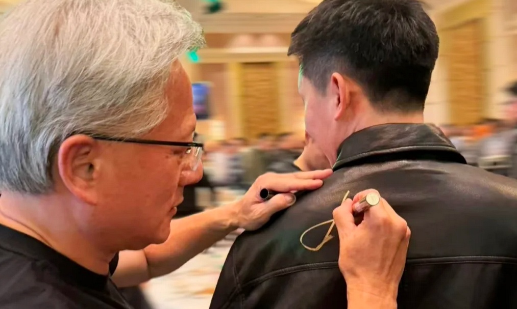 黄仁勋又出圈！英伟达员工年终奖曝光，网友破大防