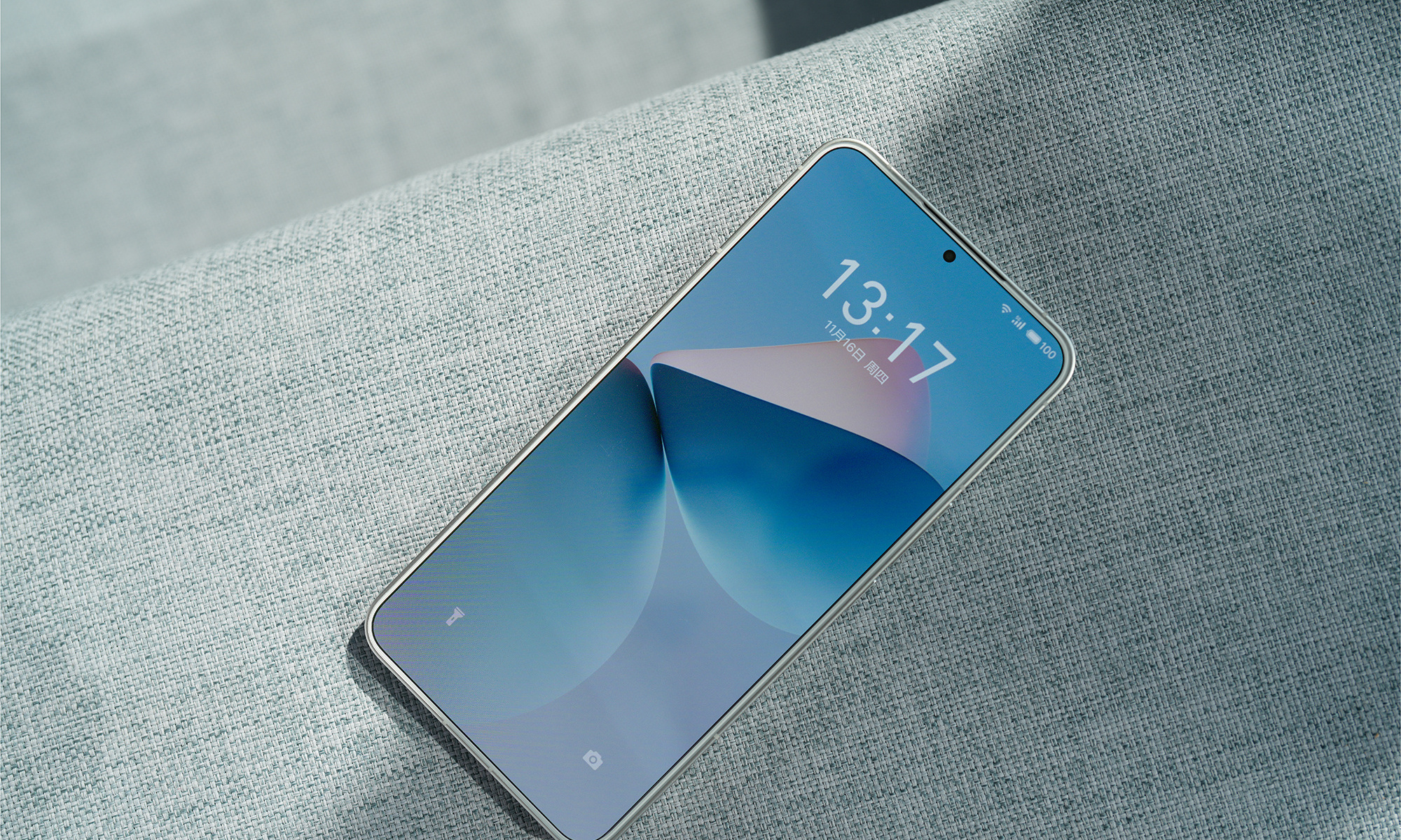 魅族21真机来了！官方直接晒照：四等边极窄边框有点惊艳