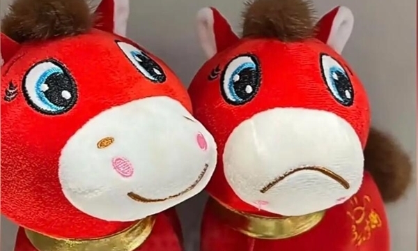 冲上热搜！缝反嘴的“哭哭马”将亮相春晚，网友：今年春晚最大黑马