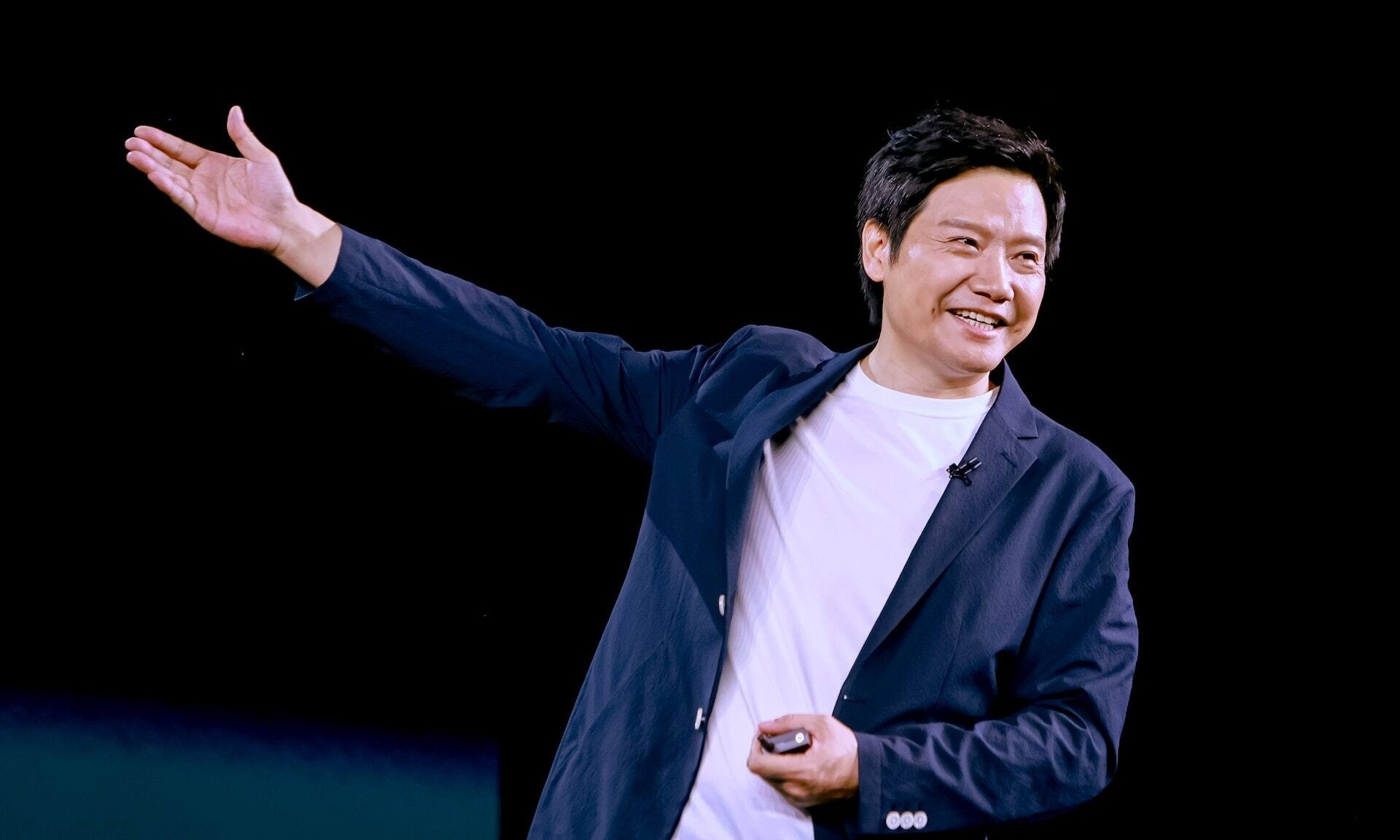 卖爆了!小米汽车交付量突破50万台,小米高管回怼恶评