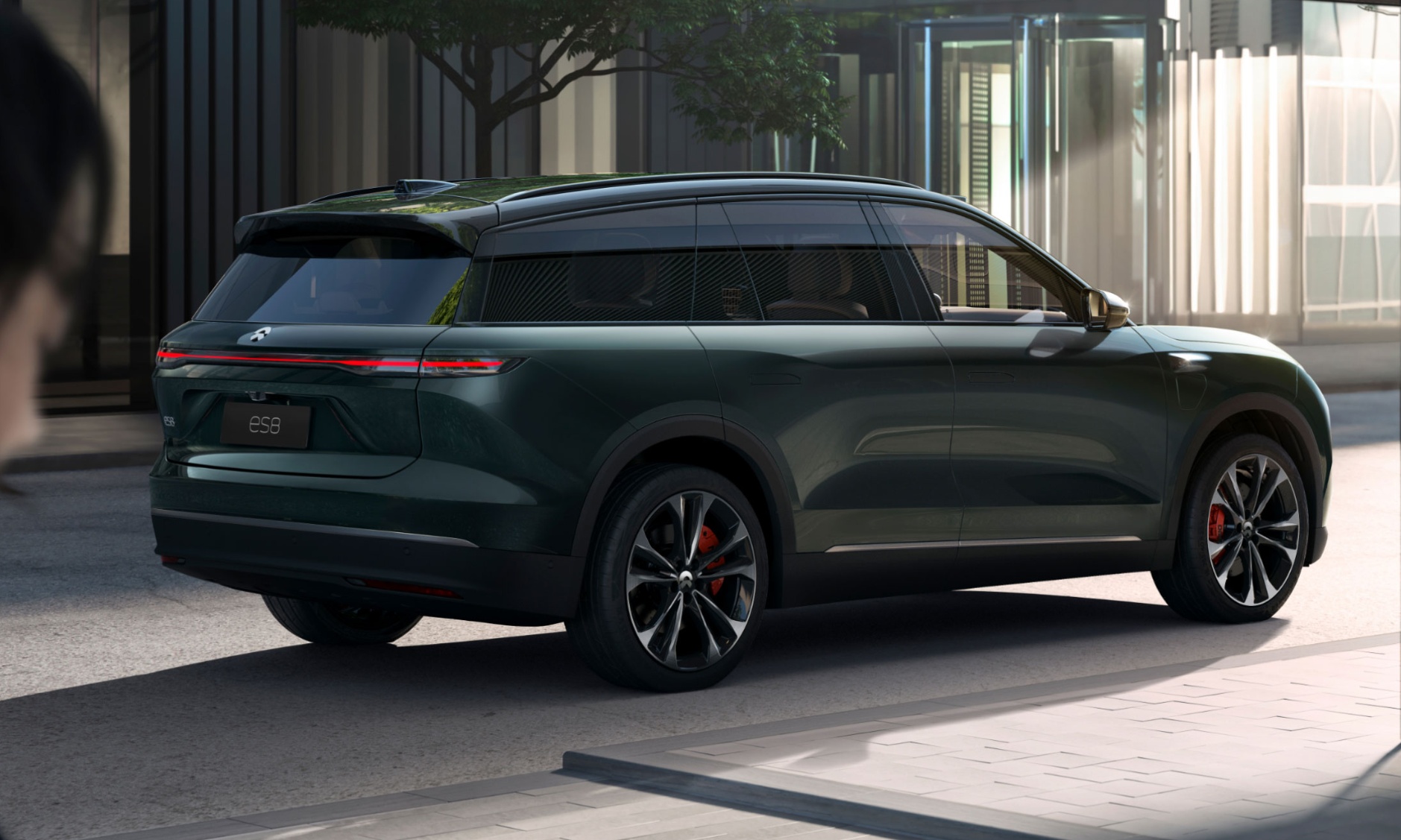 从不做单电机的蔚来汽车，为“阿尔卑斯”服软