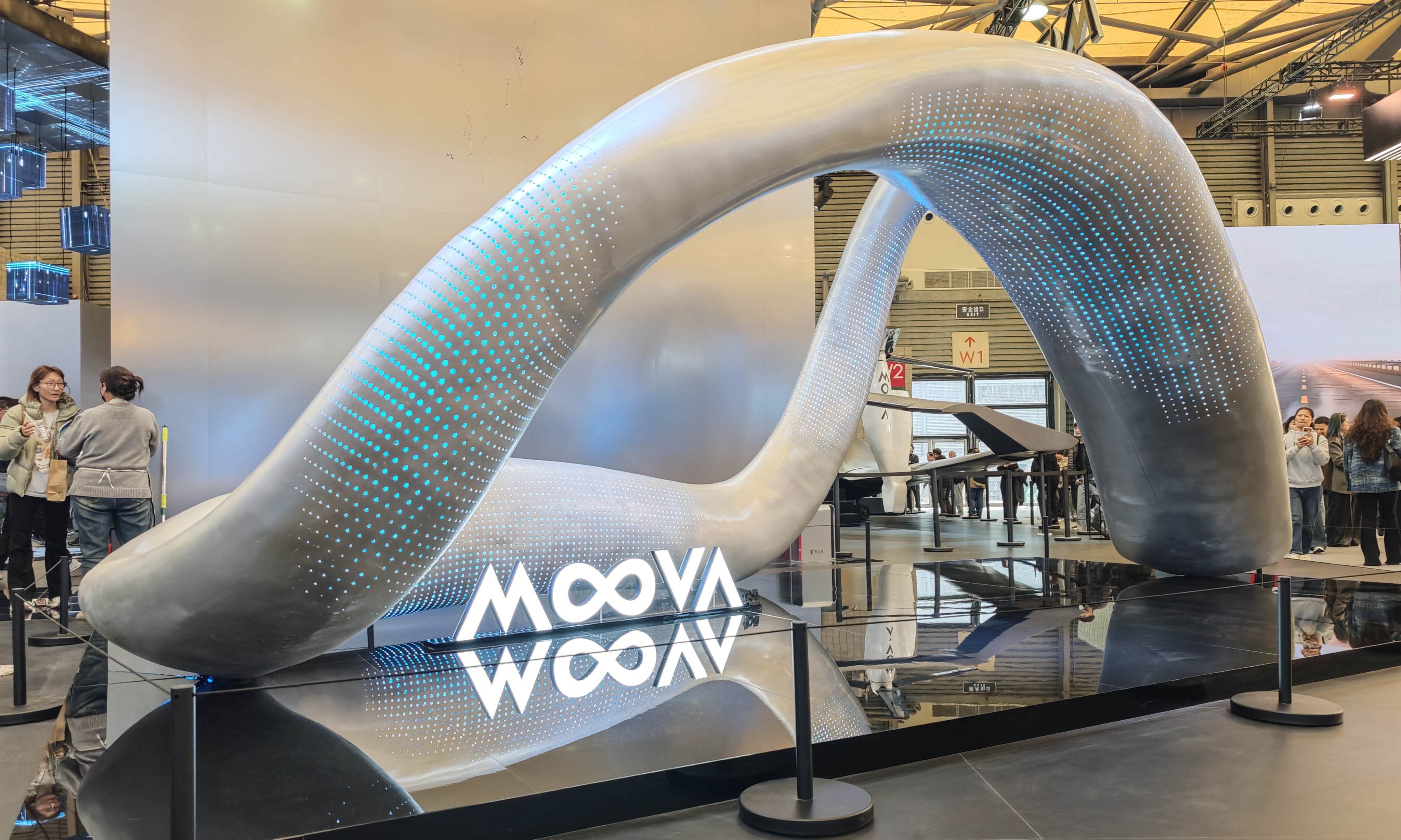 洗地机同质化困局下，MOVA用「主动智能」撕开一道口子