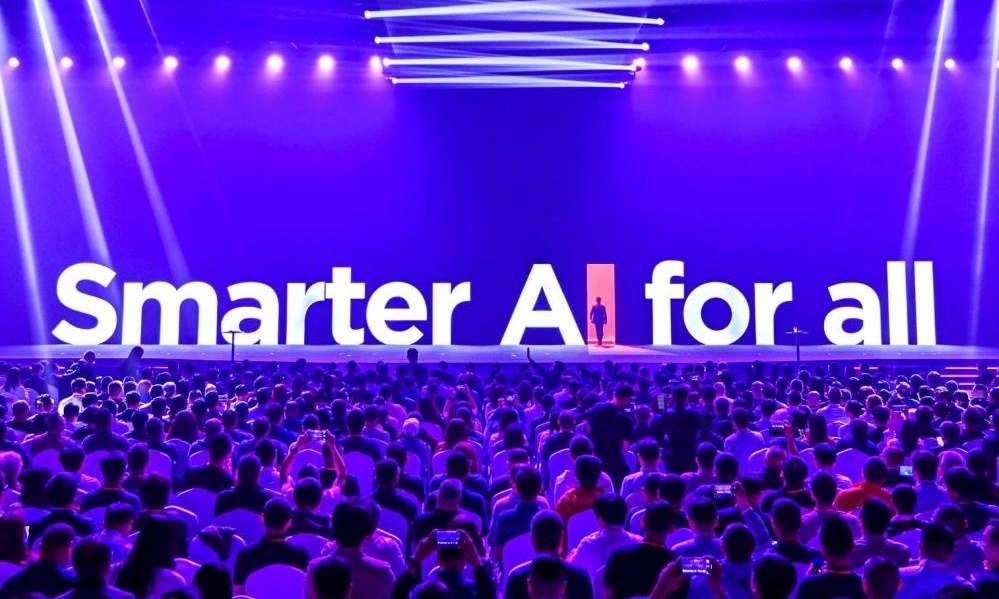 AI PC满周岁，联想正让它“越用越聪明”