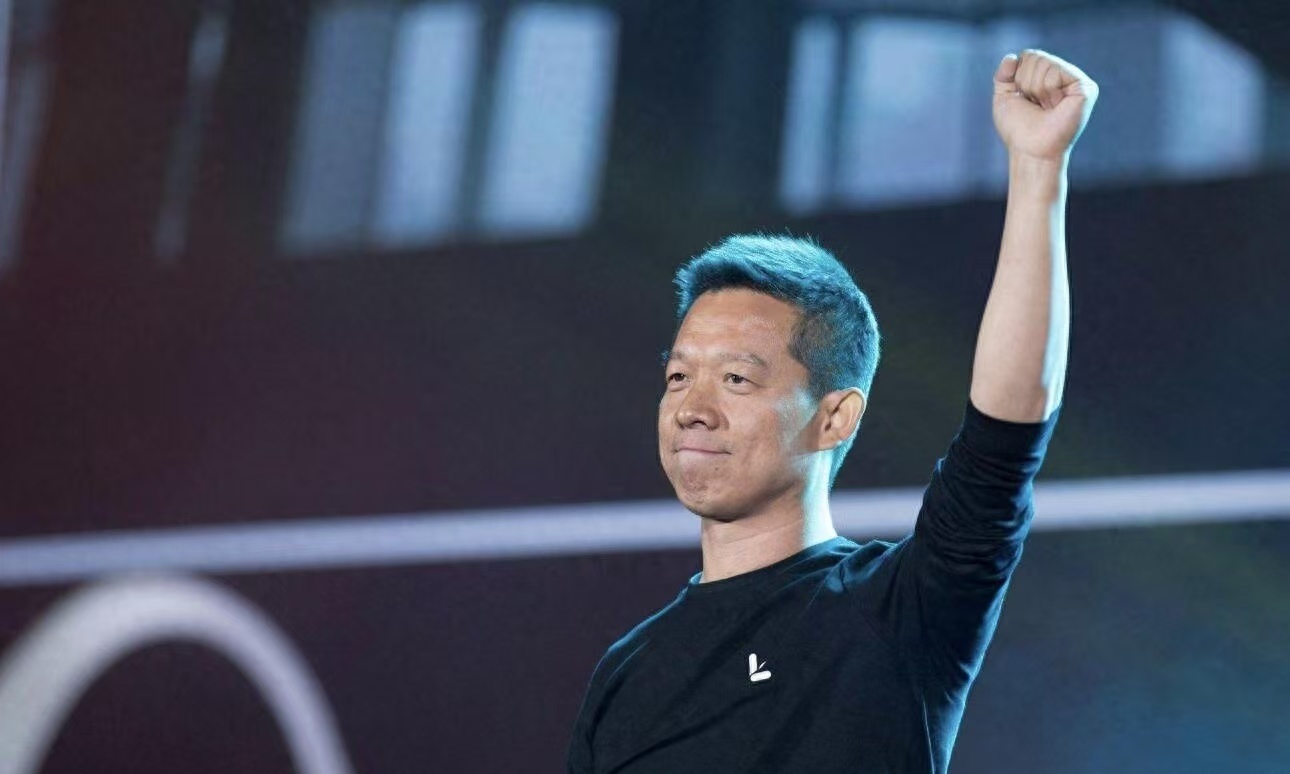 乐视老股民回头！贾跃亭晒2025年终总结，这次能靠FF还债回国？