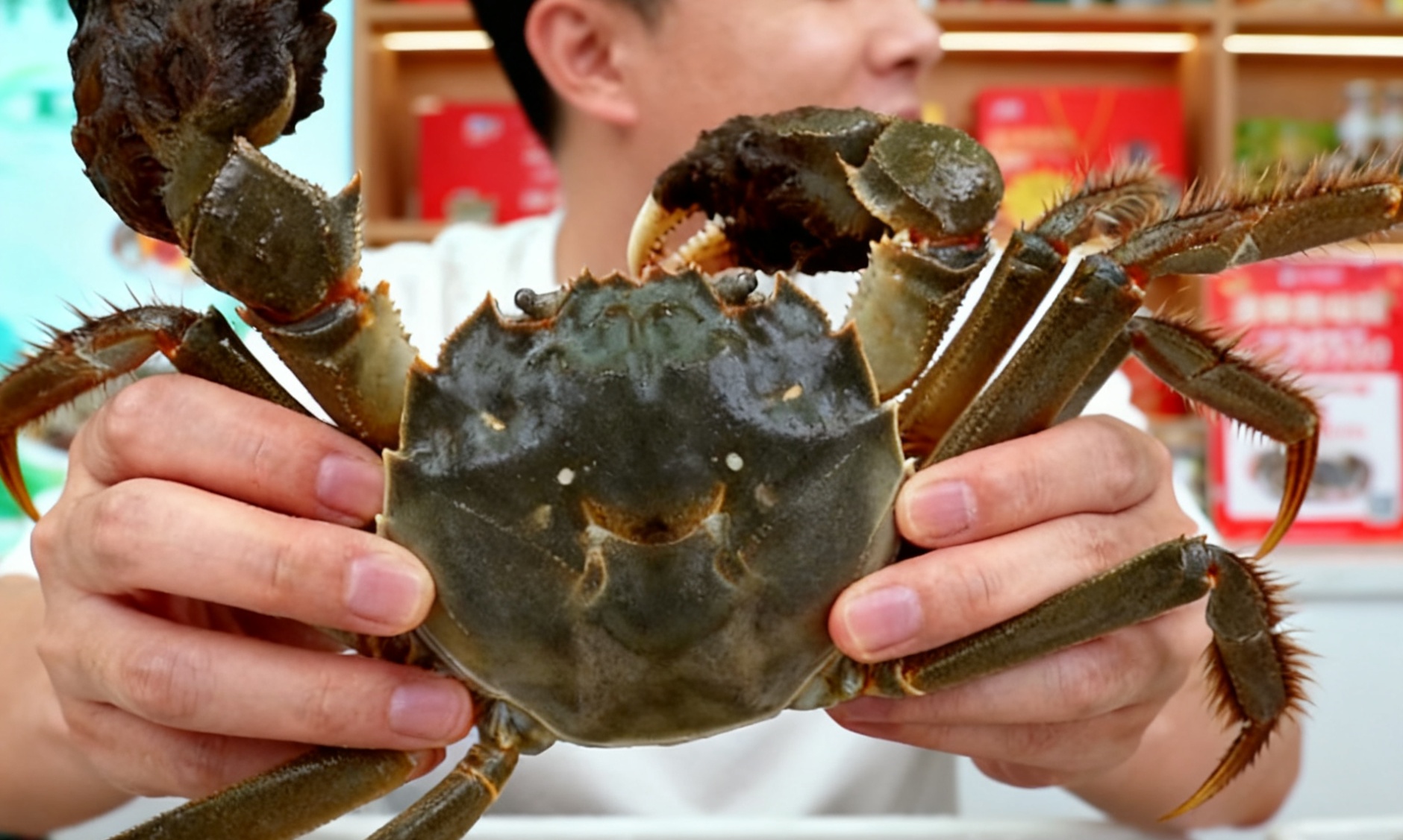 抖音整治「大闸蟹乱象」？上千个直播间被封禁，终于不用被坑了