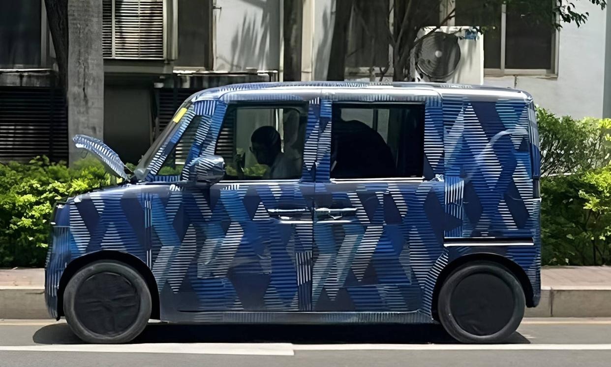 「丑车」卖爆了！“审丑经济学”硬控年轻人，越土越好卖？