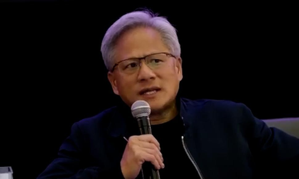 又凡尔赛？坐拥万亿帝国的黄仁勋自曝：总感觉公司要倒闭了！