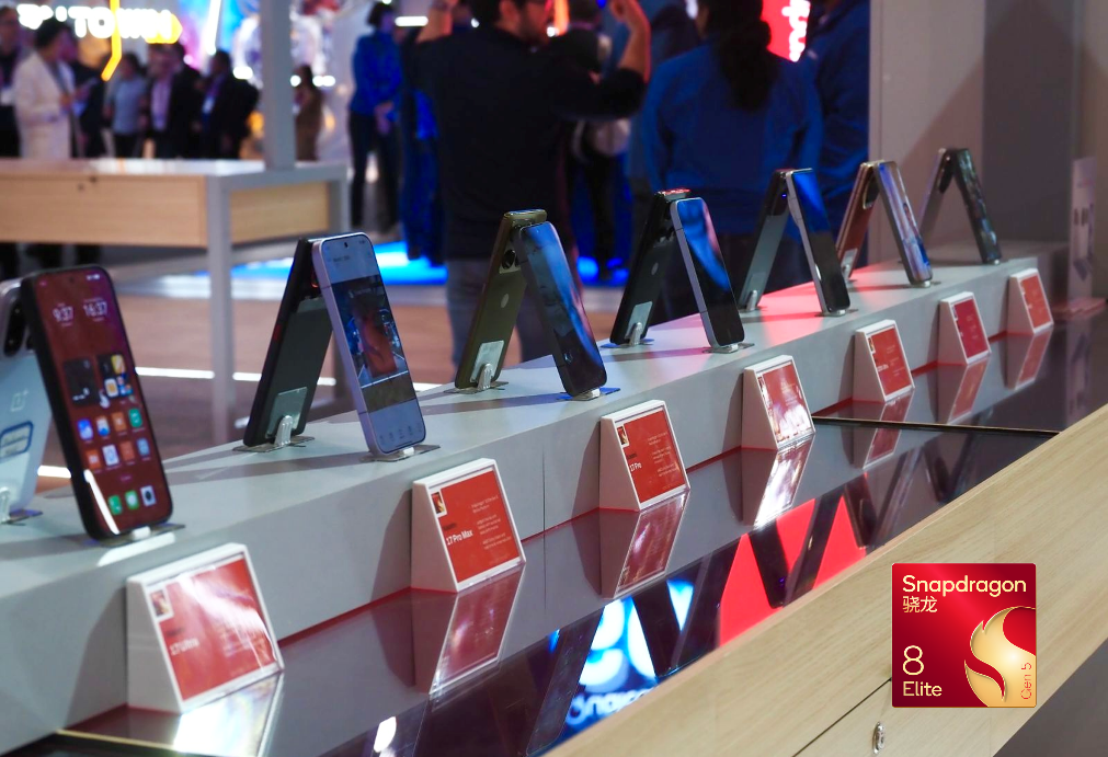 图片包含 桌子, 室内, 人, 男人
AI 生成的内容可能不正确。