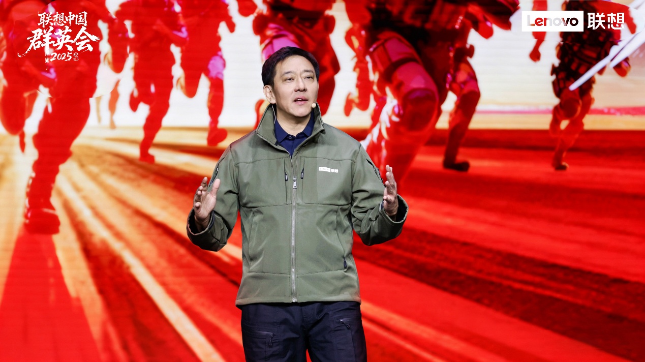 穿着制服的人
AI 生成的内容可能不正确。