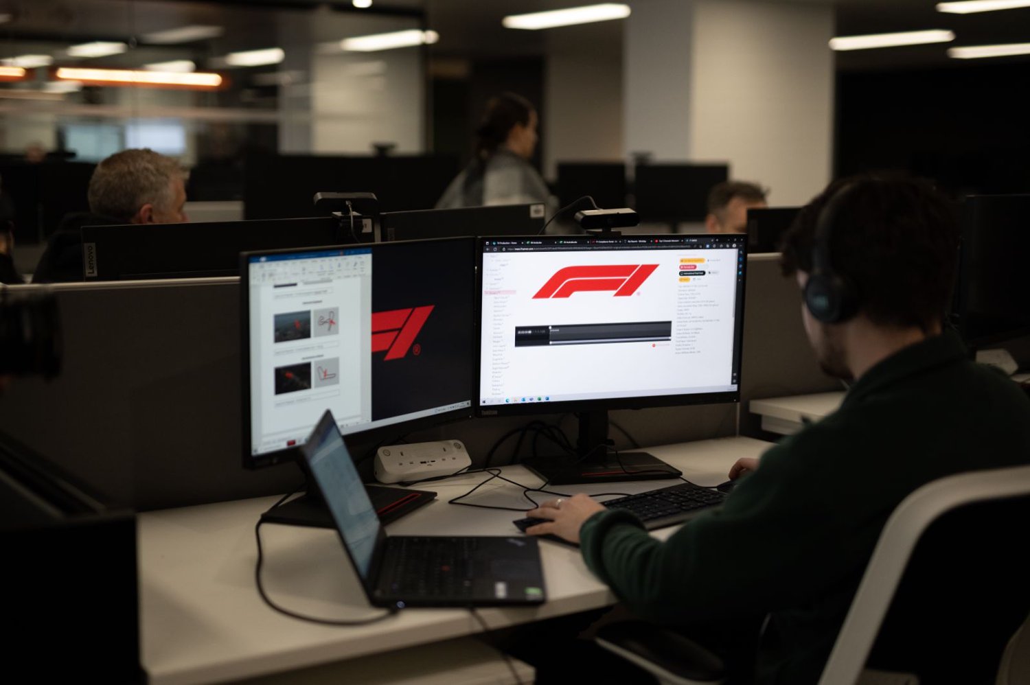 人在玩电脑

AI 生成的内容可能不正确。