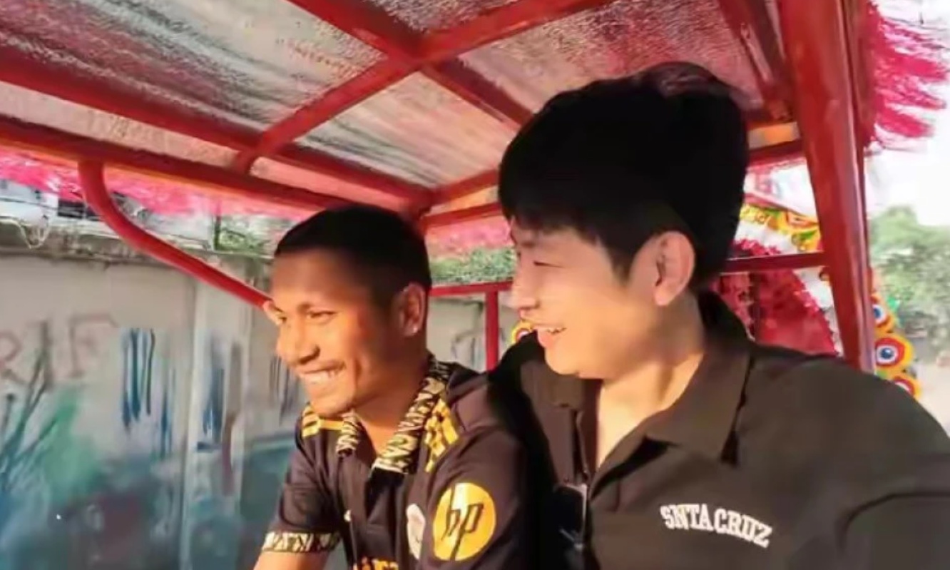 唏嘘！曾被网红杜克“宠上天”的孟加拉一哥，打回原形