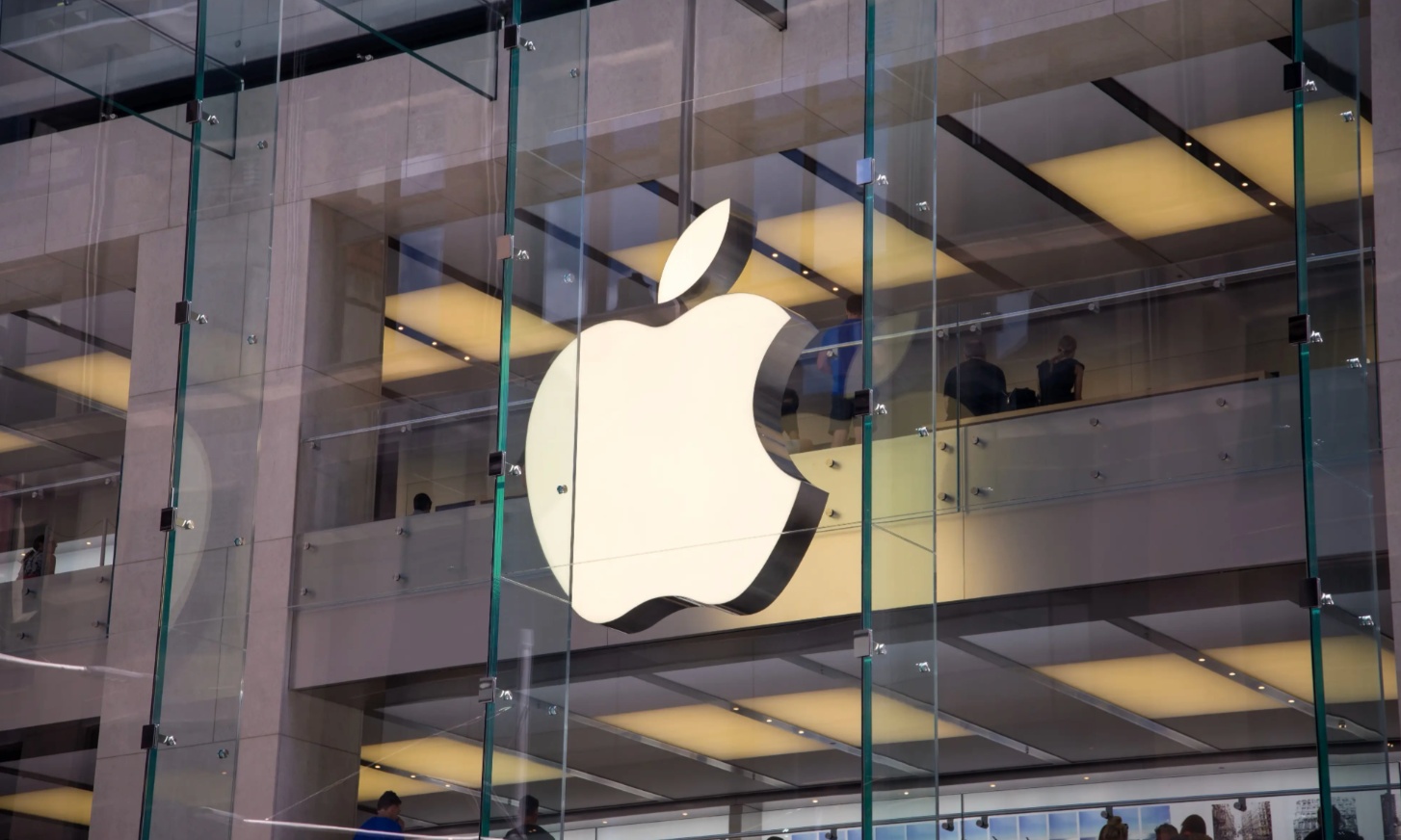 卖优思益董宇辉终于愿退款/特斯拉销量不及预期/XREAL冲击港股IPO