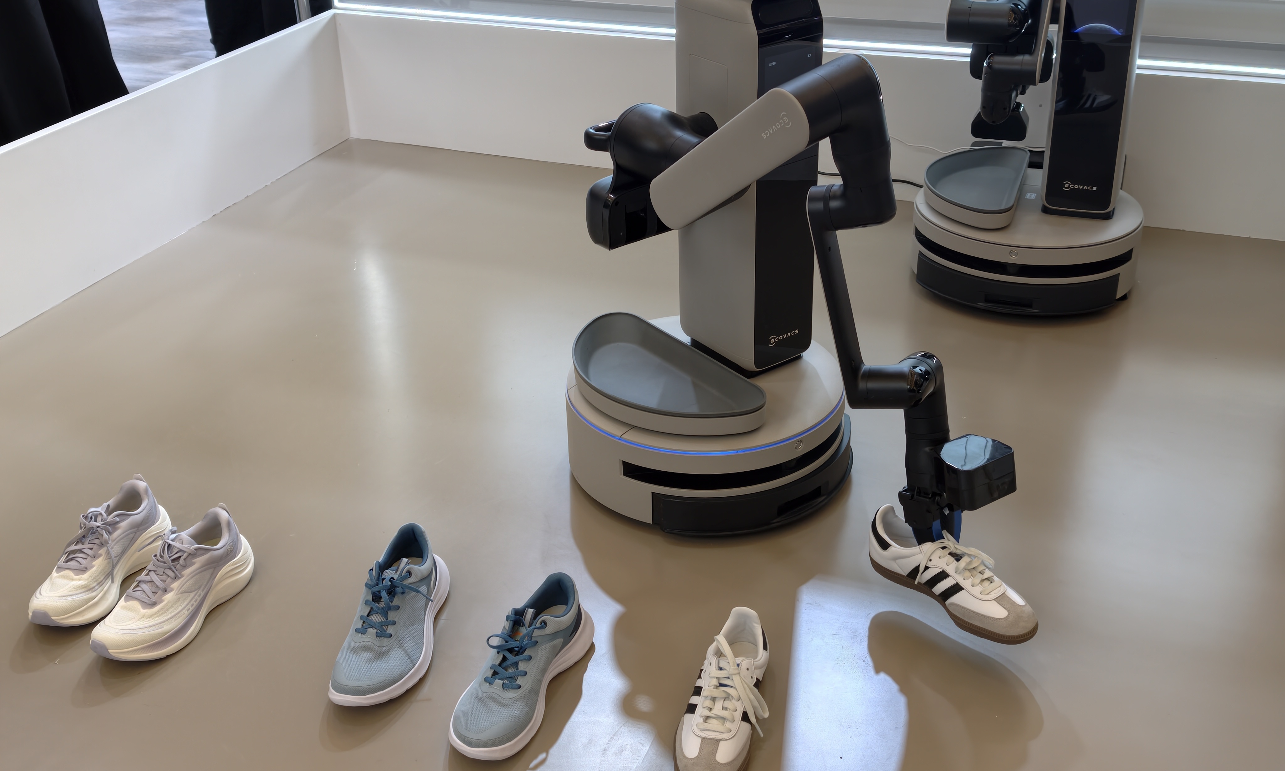 科沃斯「八界」登场AWE:首款搭载「龙虾」的具身智能管家机器人