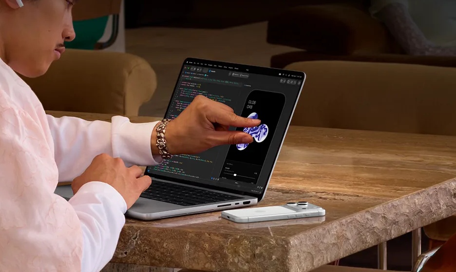 求生欲拉满！苹果韩国官网紧急更换Macbook宣传图，只因避开争议手势