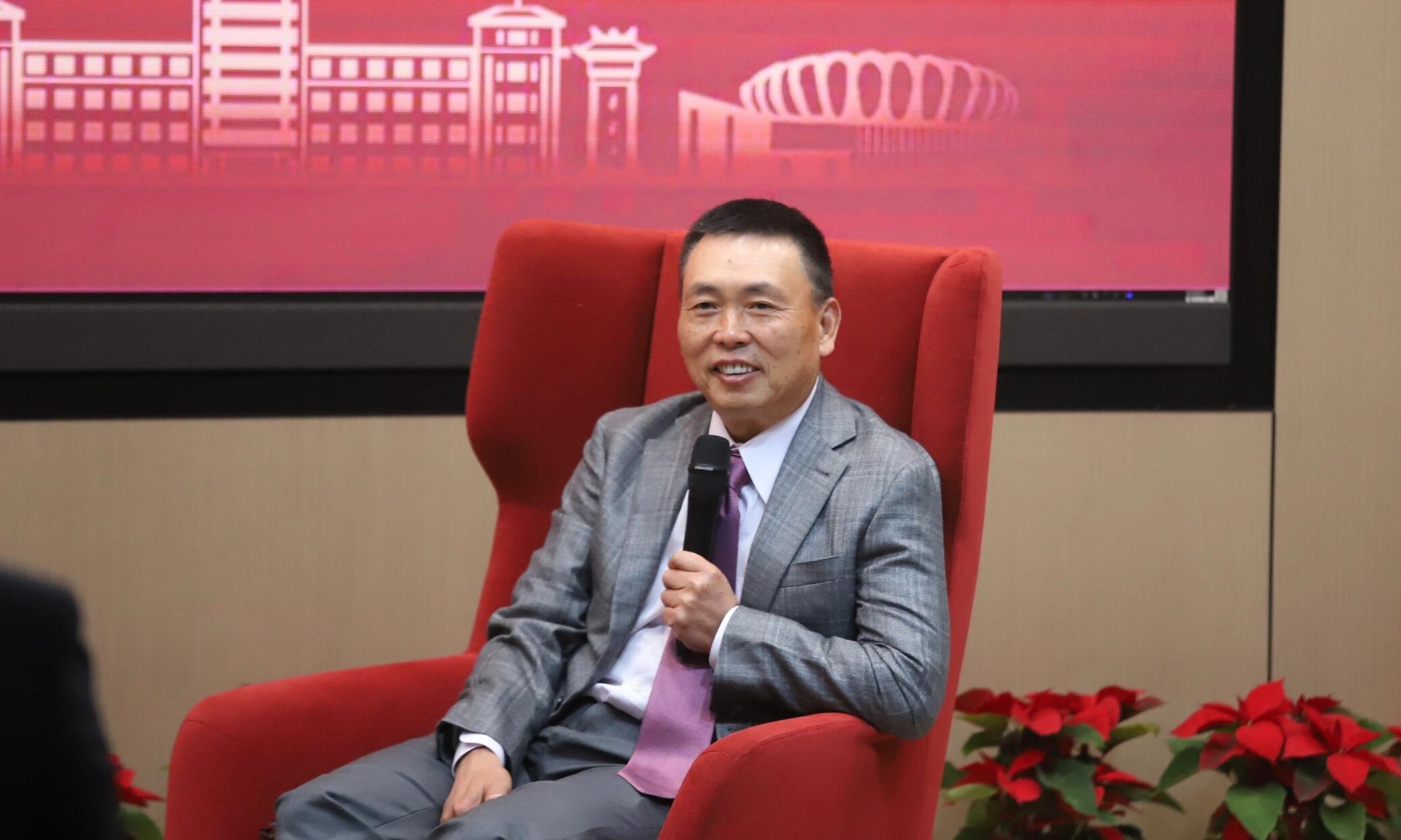 豪掷2.2亿！拼多多黄峥的贵人段永平，巨额捐款北师大