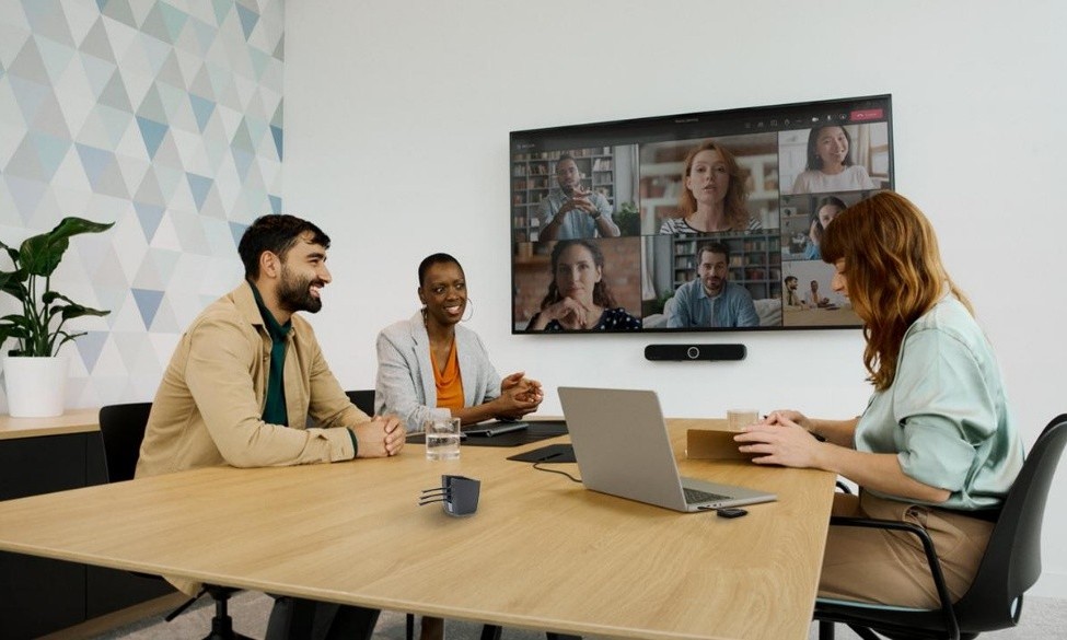 80 岁的音频科技巨头，森海塞尔正重塑会议和教学体验