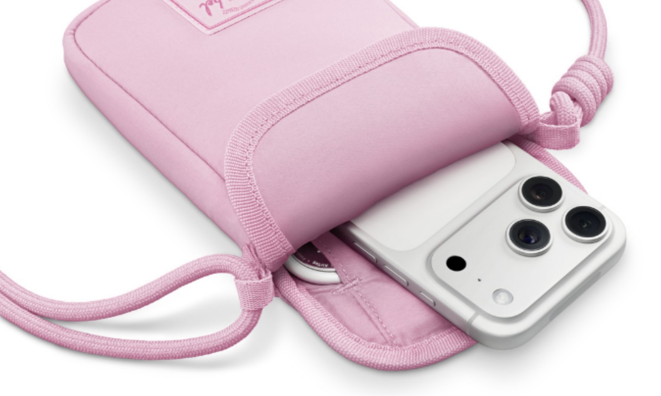 498元！苹果官网上架iPhone斜挎包，但这次可能真香？