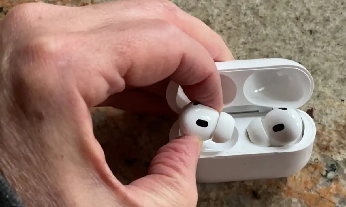 强如AirPods，也不得不走上“降价走量”之路