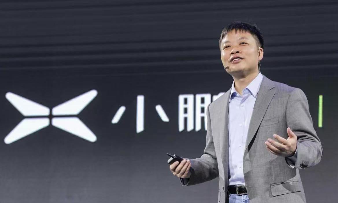 中美自动驾驶巅峰对决！何小鹏约战马斯克，你看好谁？