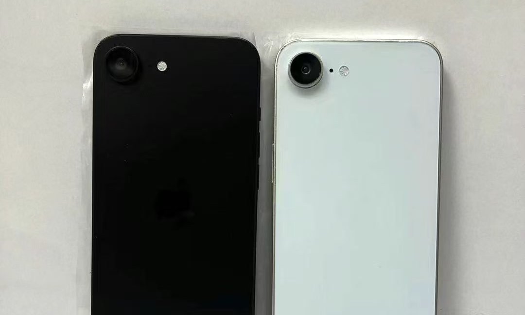 iPhone SE4机模曝光！抓住小屏浪潮，苹果AI的转折？