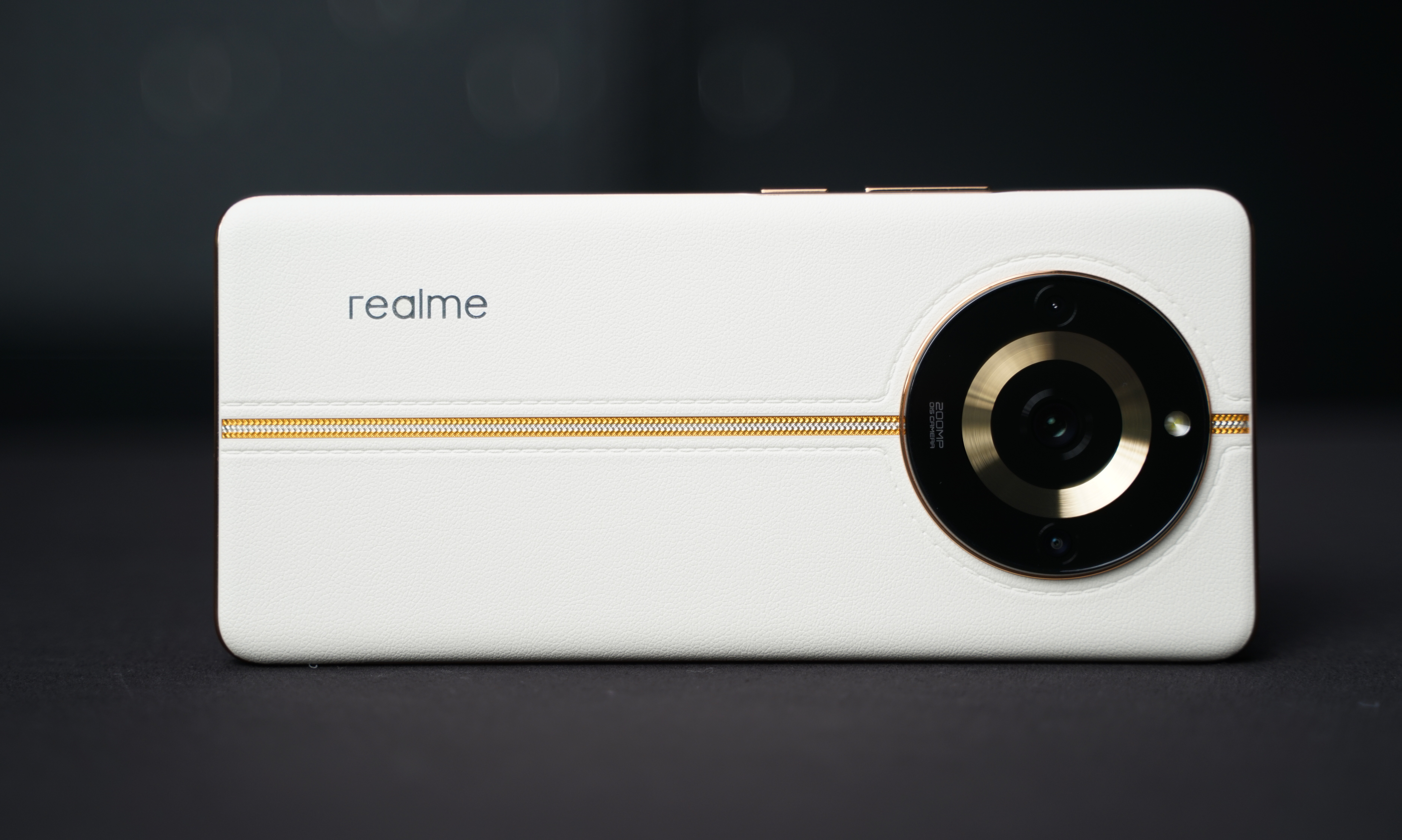 真我11 Pro+体验报告：是轻奢拍照旗舰，又是便宜的奢侈品