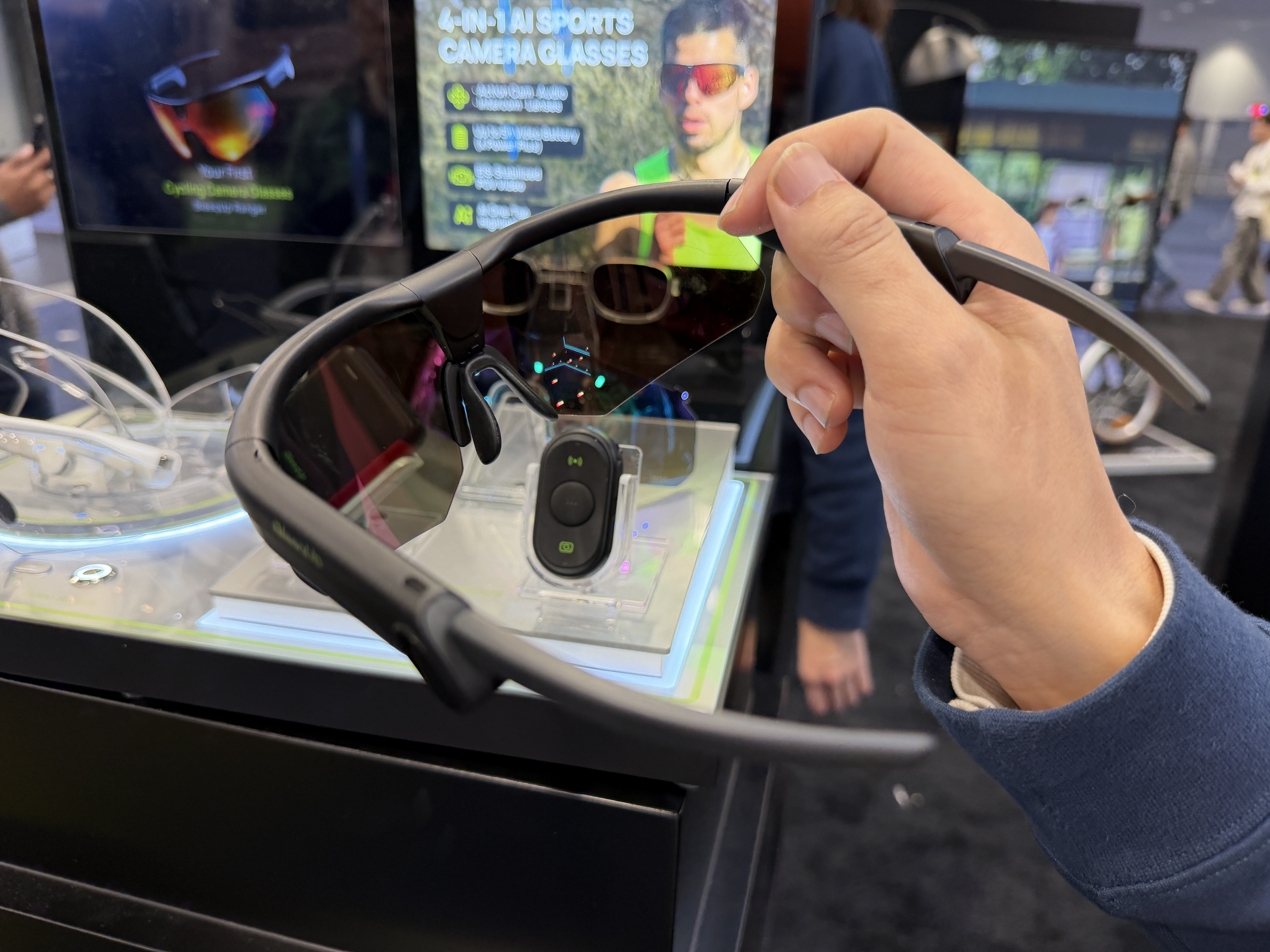 CES2026行业思考：“AI+运动”BleeqUp超影擎能否成为智能穿戴新出路？(图1)