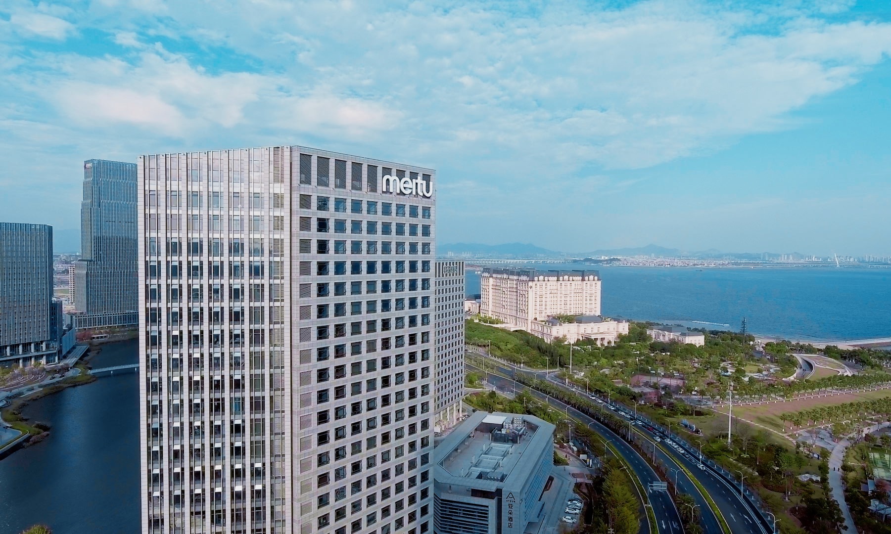 美图2025半年报：AI Agent能力将整合至美图产品矩阵