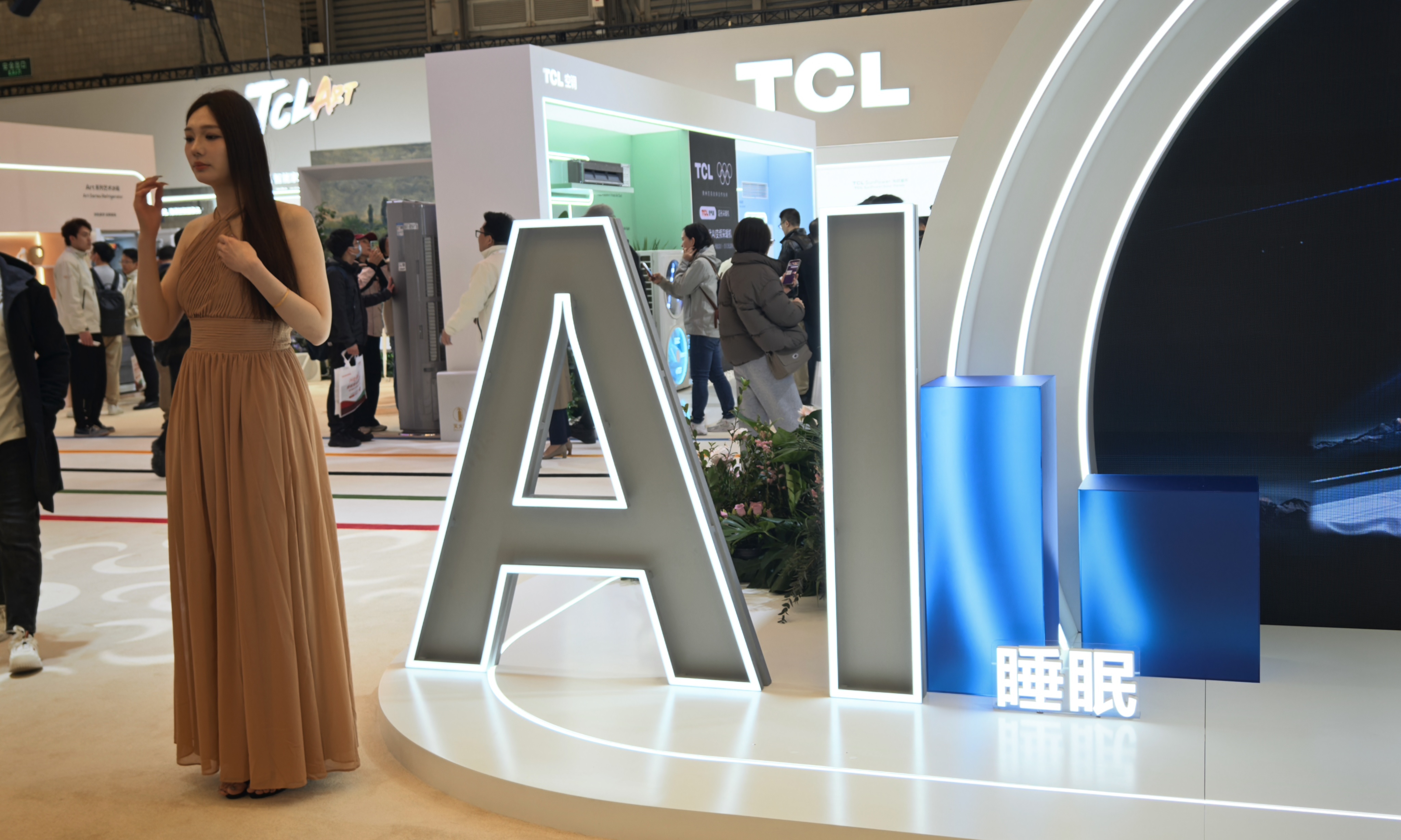 奥运冠军点赞！TCL小蓝翼C7空调亮相AWE，解锁睡眠新方式？
