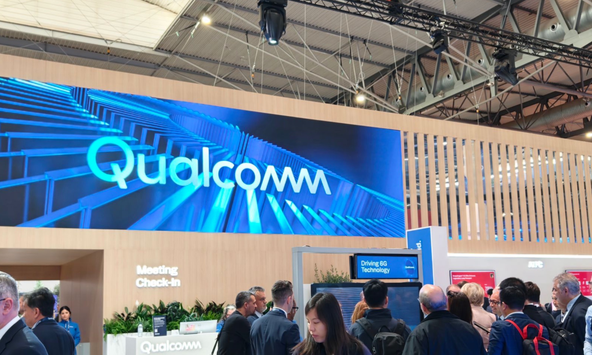 从单一智能到多端AI互联，我在MWC高通展台看见了未来