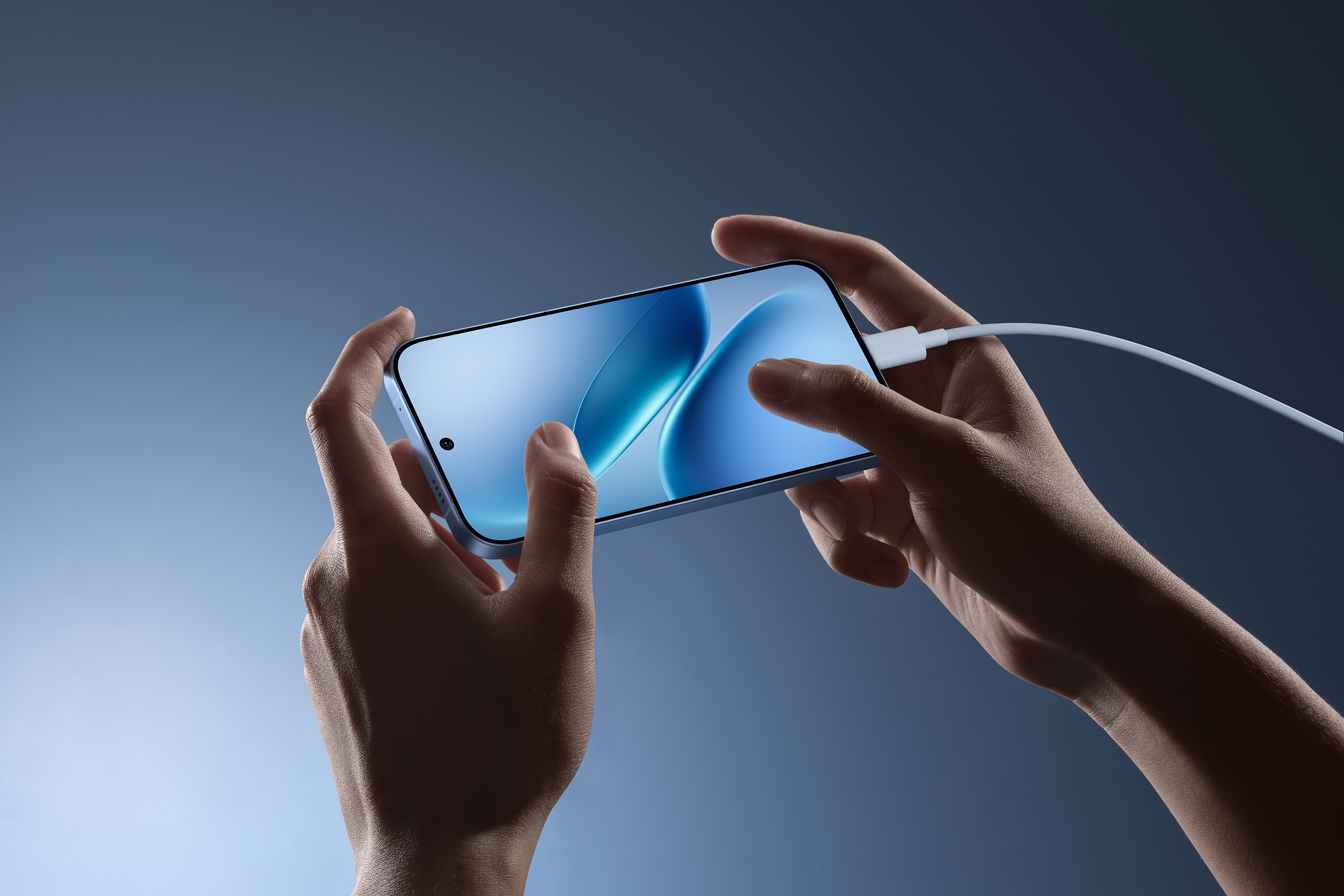 iQOO Z11 Turbo_打游戏充电场景图-沧浪浮光.jpg