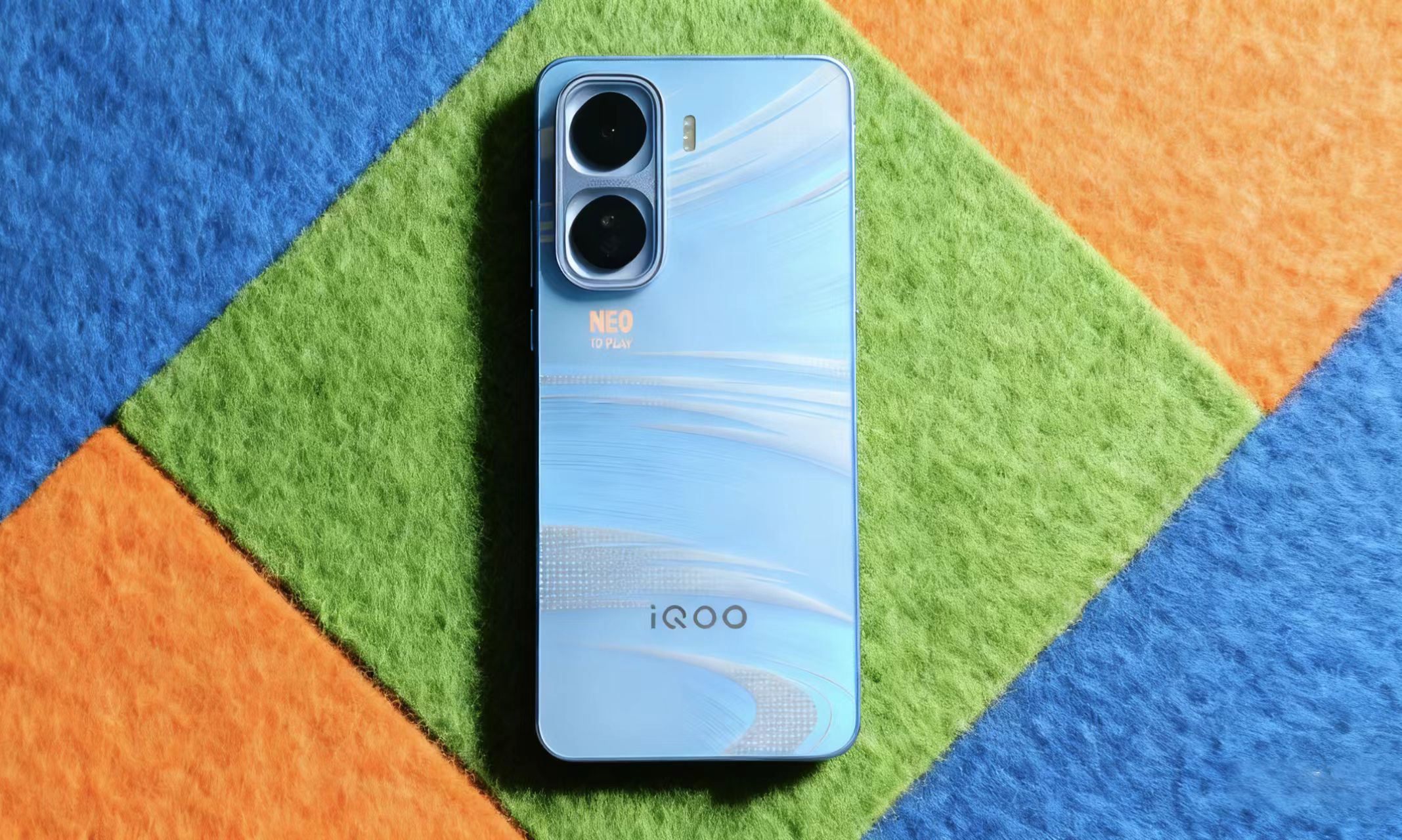 iQOO Neo11上手:游戏体验不错,但也付出了一些代价