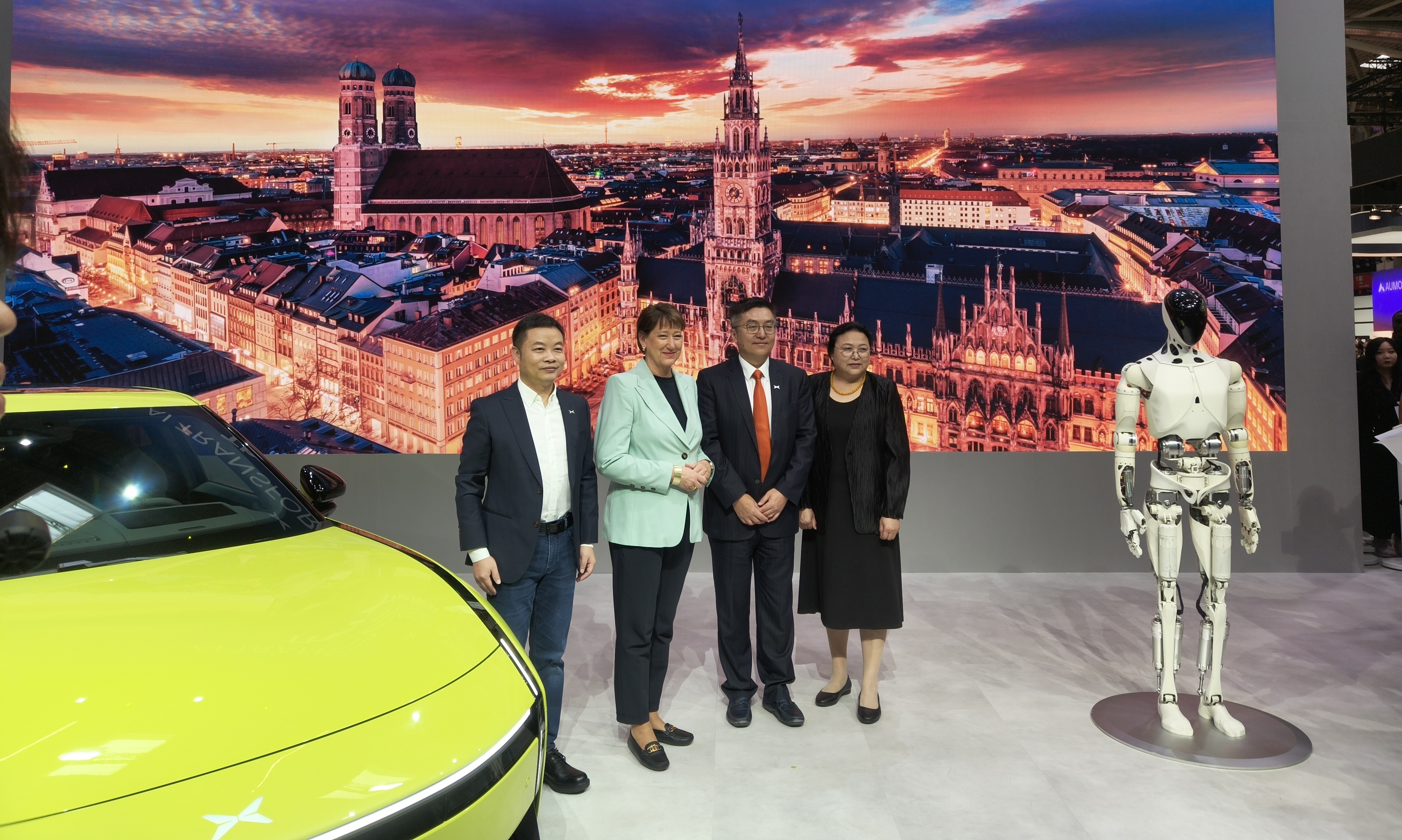 2025小鹏逆袭记：提前完成目标，押注「物理AI」，中国小鹏成为世界小鹏？