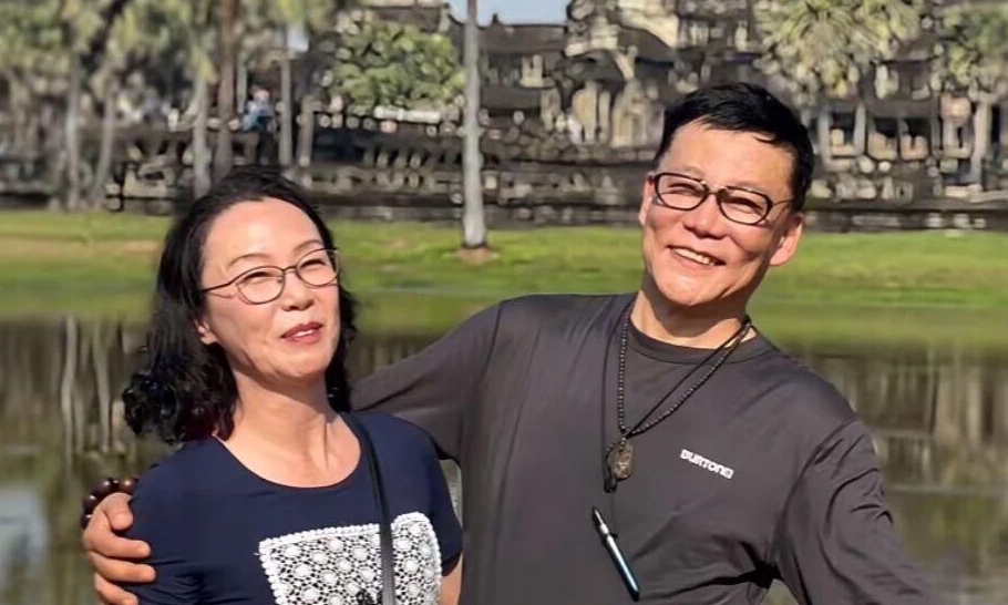 李国庆柬埔寨高调秀恩爱，六十岁宠妻，是真爱还是作秀？