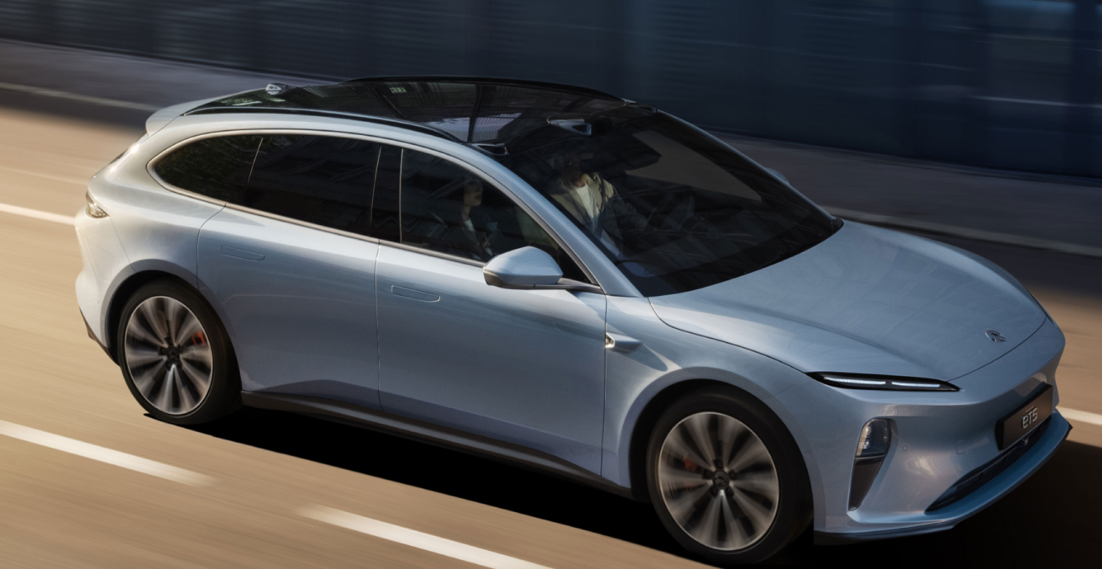 从不做单电机的蔚来汽车为阿尔卑斯服软