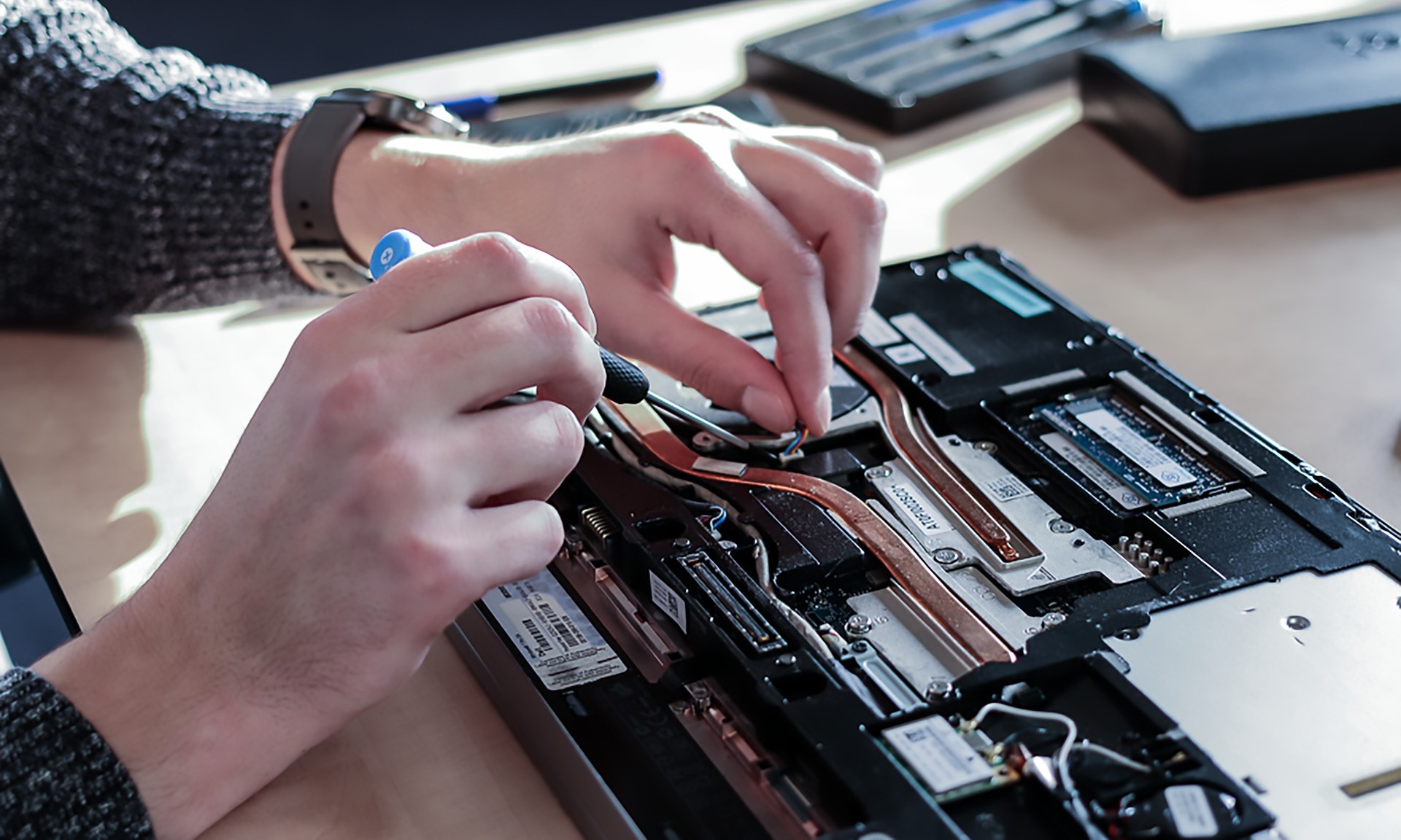 MacBook自助维修可能会成功，但不可能在中国