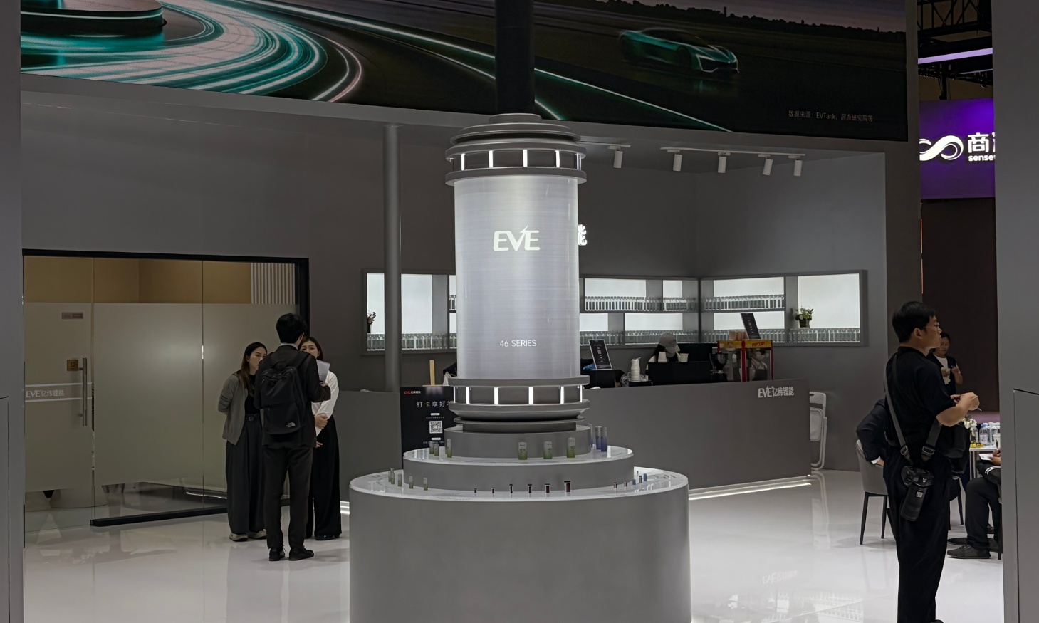 亿纬锂能大圆柱电池，北京车展最「显眼包」的电池企业，没有之一