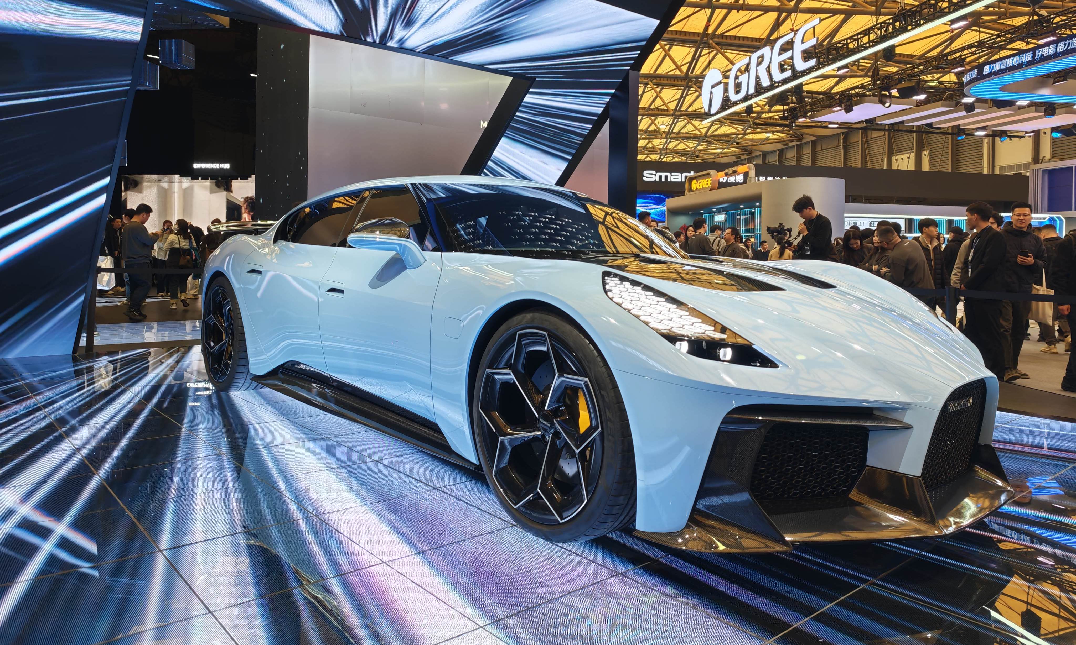 冰川蓝够惊艳！星辰未来亮相AWE，靠AI+AR刷新超跑认知