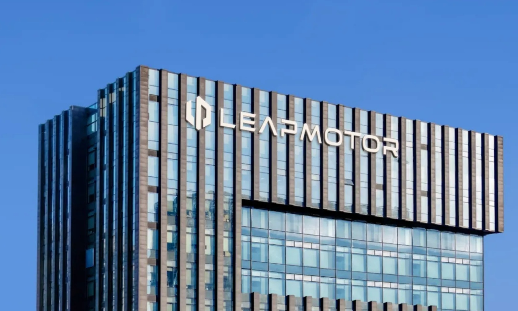 零跑首次实现年度盈利！造车新势力该“脱下长衫”了？