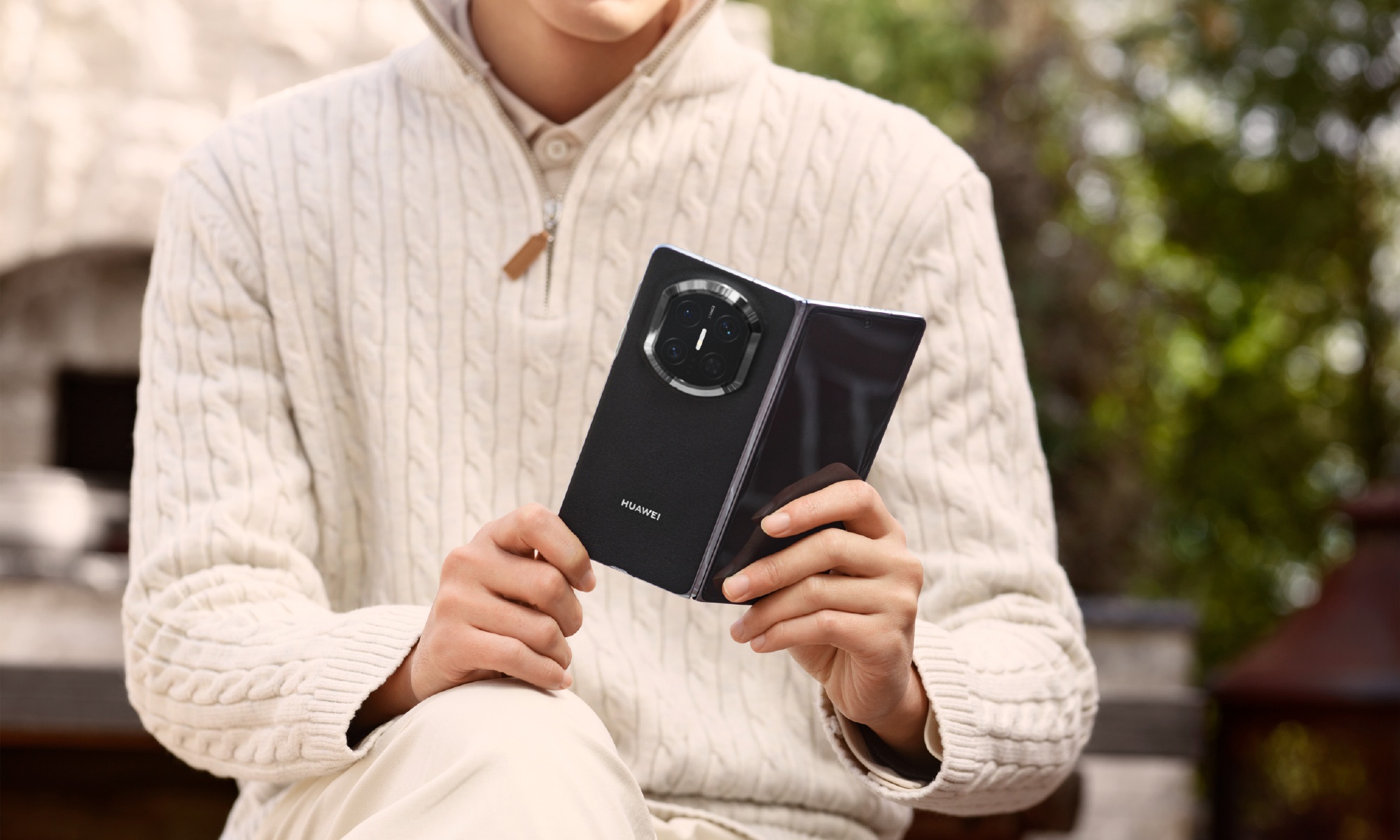 不止是折叠旗舰，更是全能伙伴，华为Mate X7购机可享鸿蒙日日新好礼