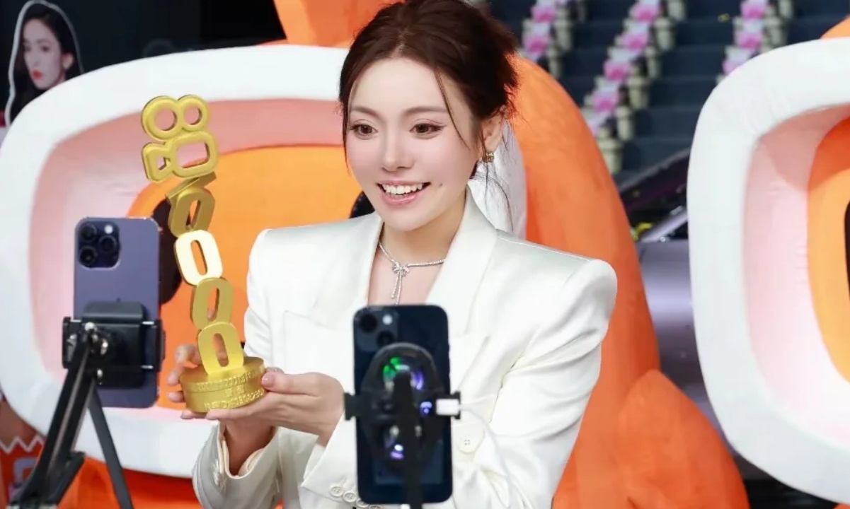 单飞后狂卖55亿!辛巴徒弟蛋蛋“手撕”师傅,彻底撕破脸了