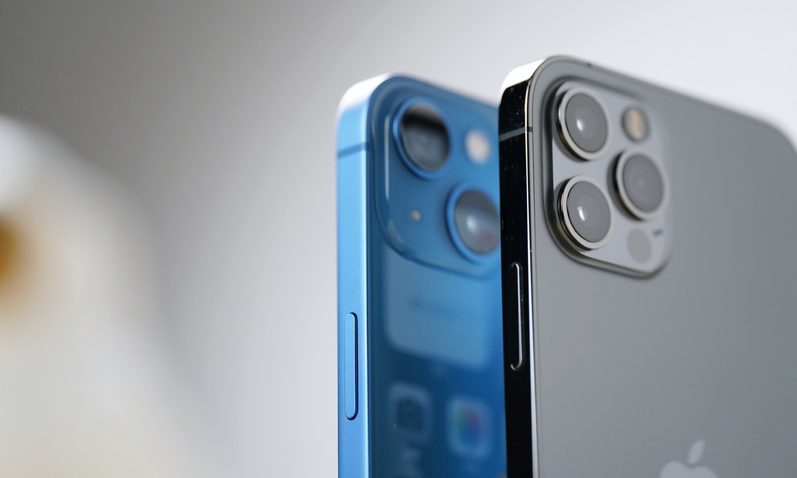 苹果赚翻!京东淘宝对手公布618战报:iPhone全机型卖爆