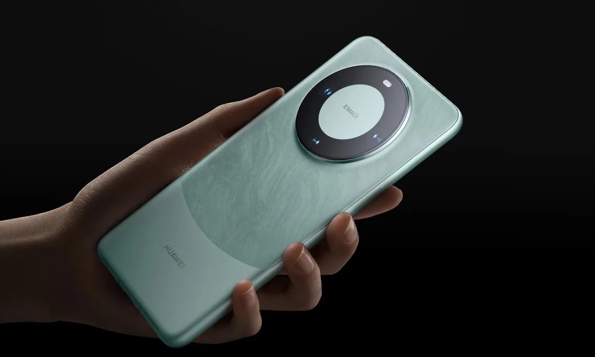 华为Mate 70定档？！纯血鸿蒙加持，年度压轴旗舰如何突围？