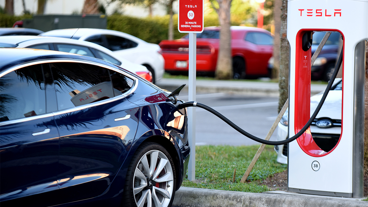 Tesla-Charging-Station-Fla.jpg